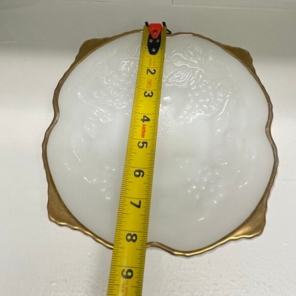 Vintage 1960's Anchor Hocking Milk Glass Grape Patterned Scalloped Serving Bowl - Picture 11 of 14